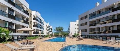 Appartement Premium, accÚs piscine, vue ville | Piscine | Piscine extérieure