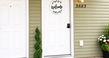 Holiday Village Townhomes – 3883