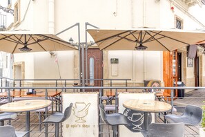 Outdoor dining - Holiday Home 'People’s House Casa Vacanze' with Balcony, Wi-Fi and Air Conditioning (Presicce-Acquarica)