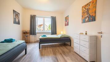 2 bedrooms, iron/ironing board, WiFi, bed sheets