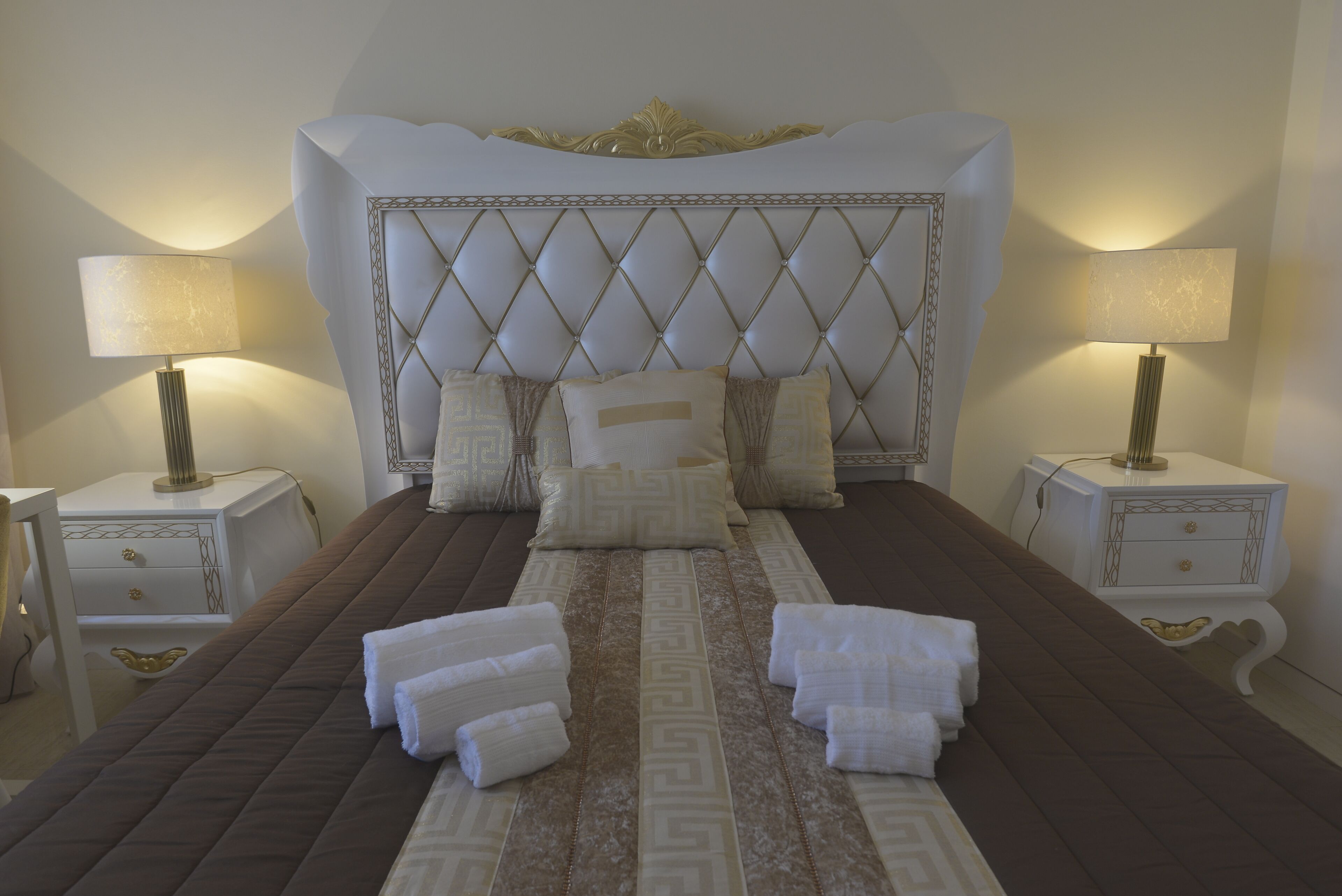 3 chambres, fer et planche à repasser, Wi-Fi, draps fournis