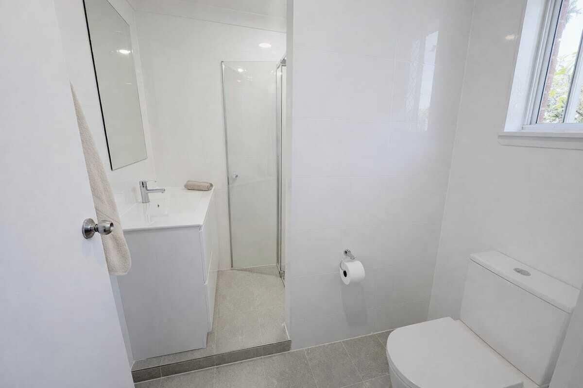 Towels, soap, shampoo, toilet paper