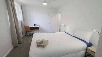 6 bedrooms, free WiFi, bed sheets