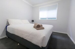 6 bedrooms, free WiFi, bed sheets