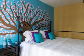 4 bedrooms, iron/ironing board, WiFi, bed sheets - Casa AMAR-i-LLA - Centrally located and with A/C (Guadalajara)