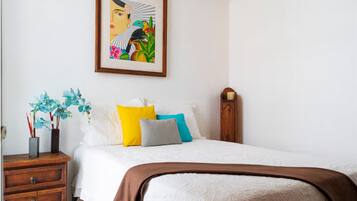 4 chambres, fer et planche à repasser, Wi-Fi, draps fournis
