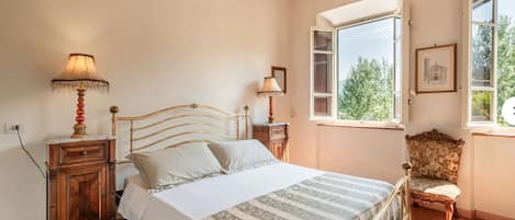 Classic Double or Twin Room, Garden View