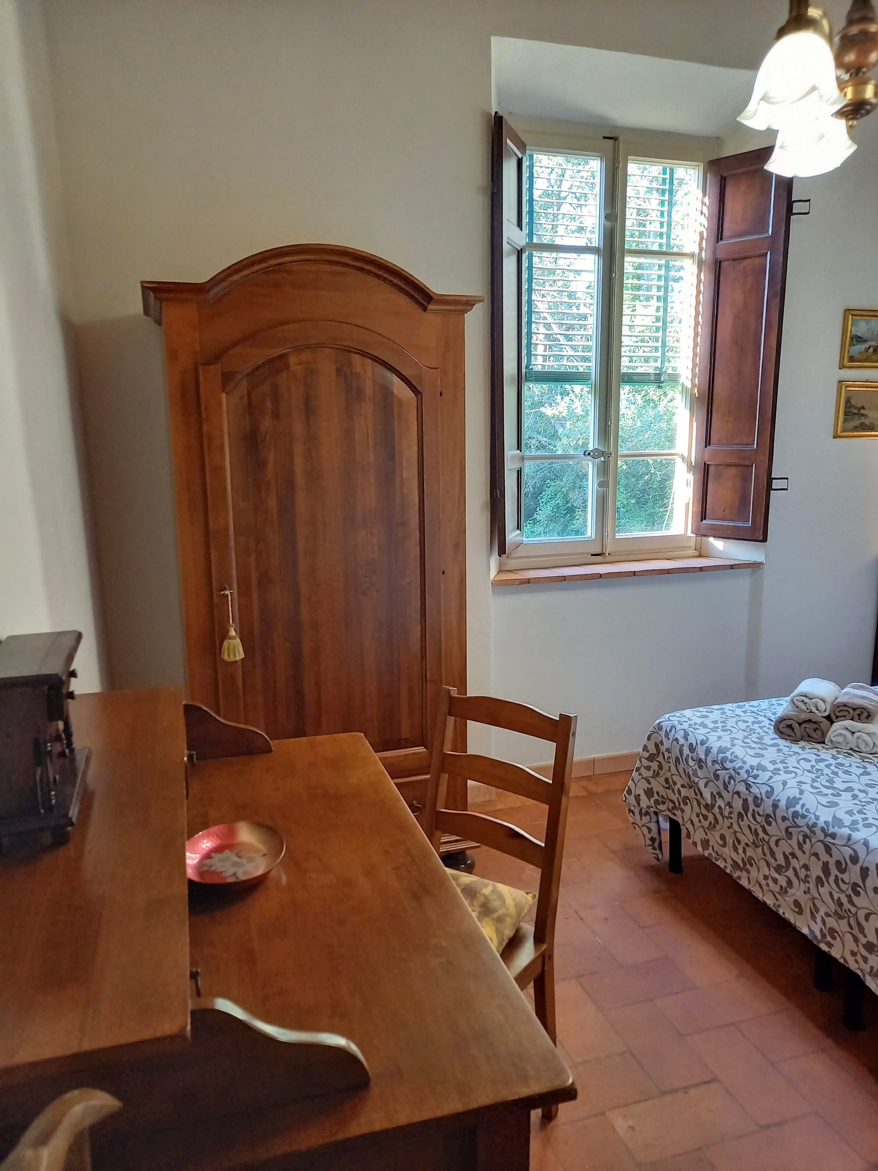 Camera Classic, 2 letti singoli, vista giardino | Una scrivania, Wi-Fi gratuito