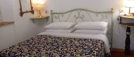 Classic Room, 2 Single Beds, Garden View | Desk, free WiFi