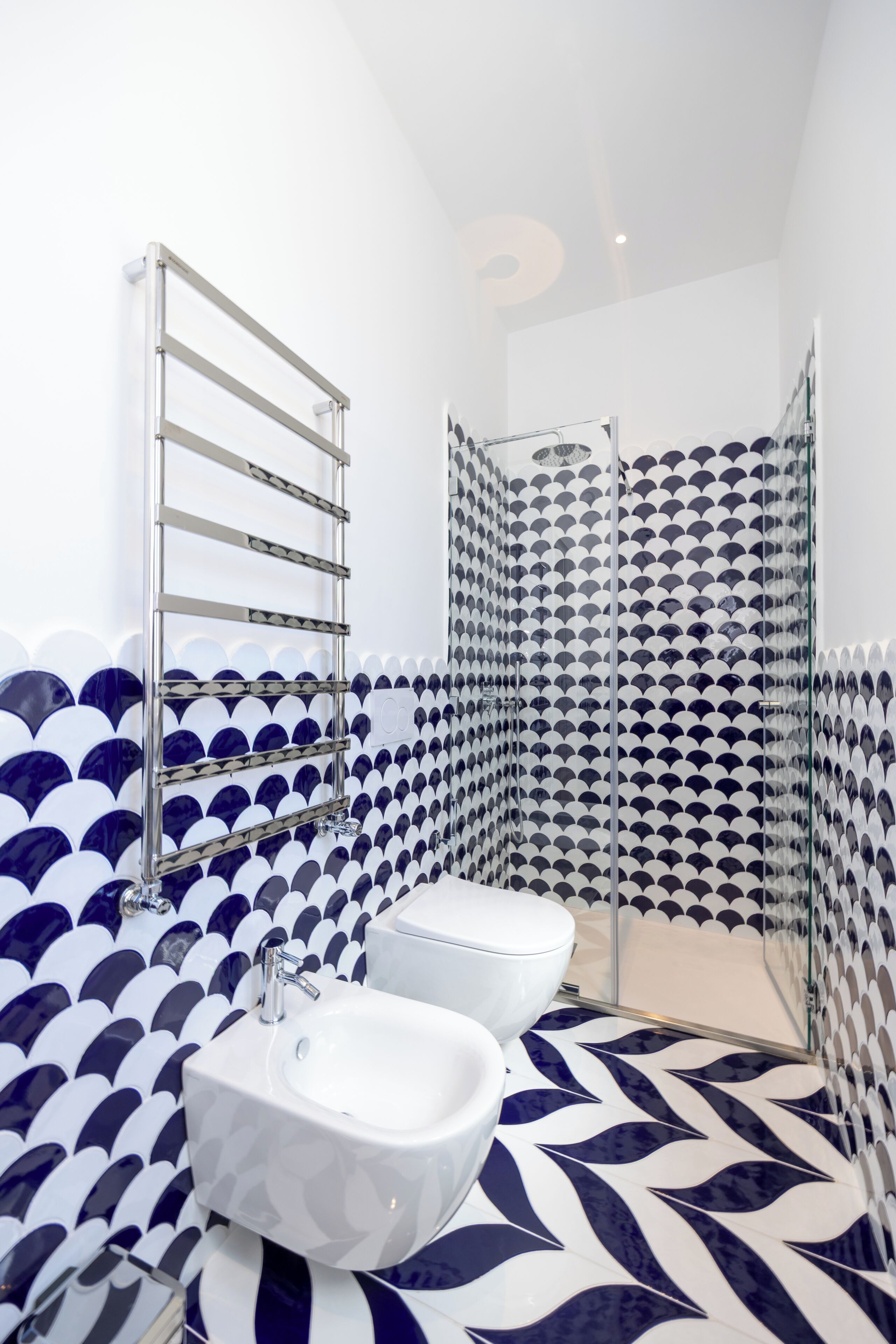 Luxury Room | Bathroom | Shower, hair dryer, slippers, towels
