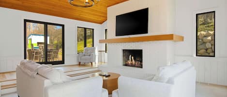 Smart TV, fireplace, offices