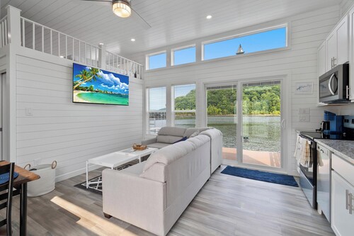 De La Float - Floating House on Lake Cumberland