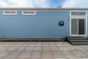 Exterior detail - Flip Flops & Sunset Views (Russell Springs)