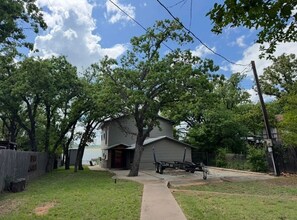 Miscellaneous - 3-bedroom house in adorable Cisco with cool AC and charm (Cisco)