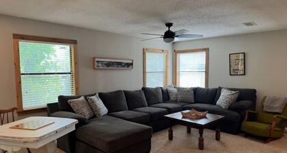 3-bedroom house in adorable Cisco with cool AC and charm
