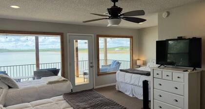 3-bedroom house in adorable Cisco with cool AC and charm