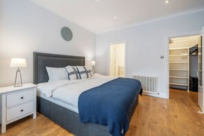 2 bedrooms, iron/ironing board, WiFi, bed sheets - Prime Soho Location | Spacious 2 Bedroom Apartment (London)