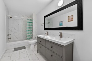 Shower, towels, shampoo
