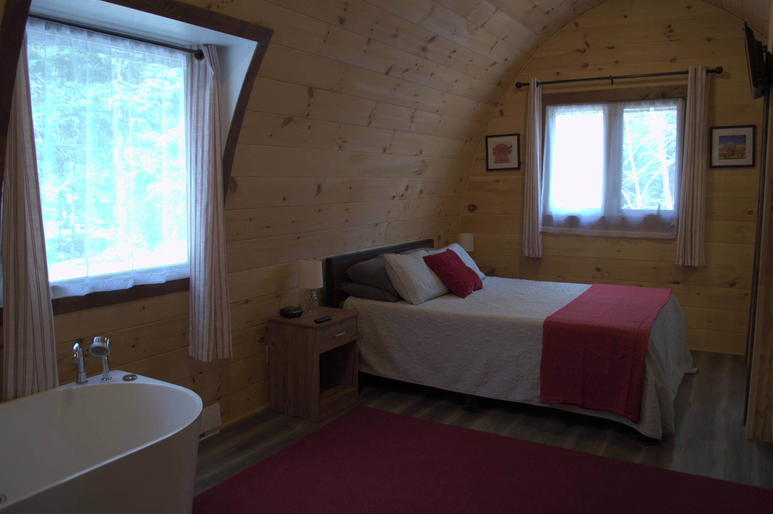 1 slaapkamer, een strijkplank/strijkijzer, wifi, beddengoed