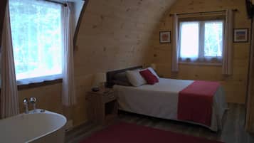 1 slaapkamer, een strijkplank/strijkijzer, wifi, beddengoed