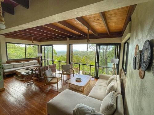 Escápate al Bosque · Villa Completa · Piscina · BBQ · Hasta 12 Huéspedes