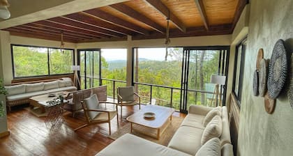 Escápate al Bosque · Villa Completa · Piscina · BBQ · Hasta 12 Huéspedes