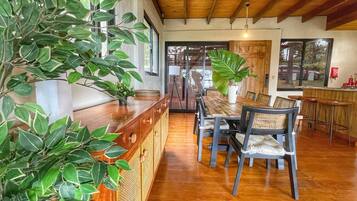 Villa, 5 Bedrooms, Accessible, Smoking | Dining room