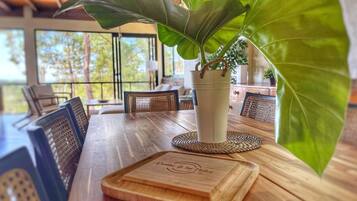 Villa, 5 slaapkamers, toegankelijk voor mindervaliden, roken | Dineren