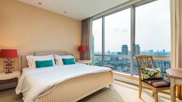 2 bedrooms, in-room safe, iron/ironing board, free WiFi