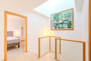 Interior - Spacious Villa w/ Jacuzzi • Close to the Beach • Free WiFi (Albufeira)