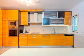 Fridge, microwave, oven, dishwasher