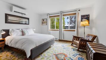 3 bedrooms, desk, iron/ironing board, WiFi