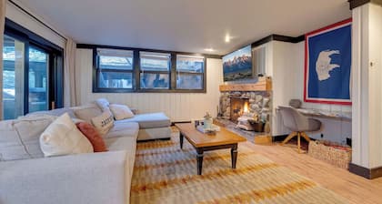 Remodeled 2-bedroom 2 Bath condo in Teton Village with Sundance Club Access