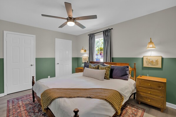 4 bedrooms, iron/ironing board, free WiFi, bed sheets