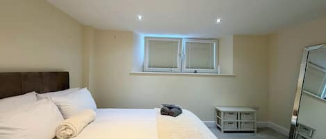 2 bedrooms, Internet, bed sheets
