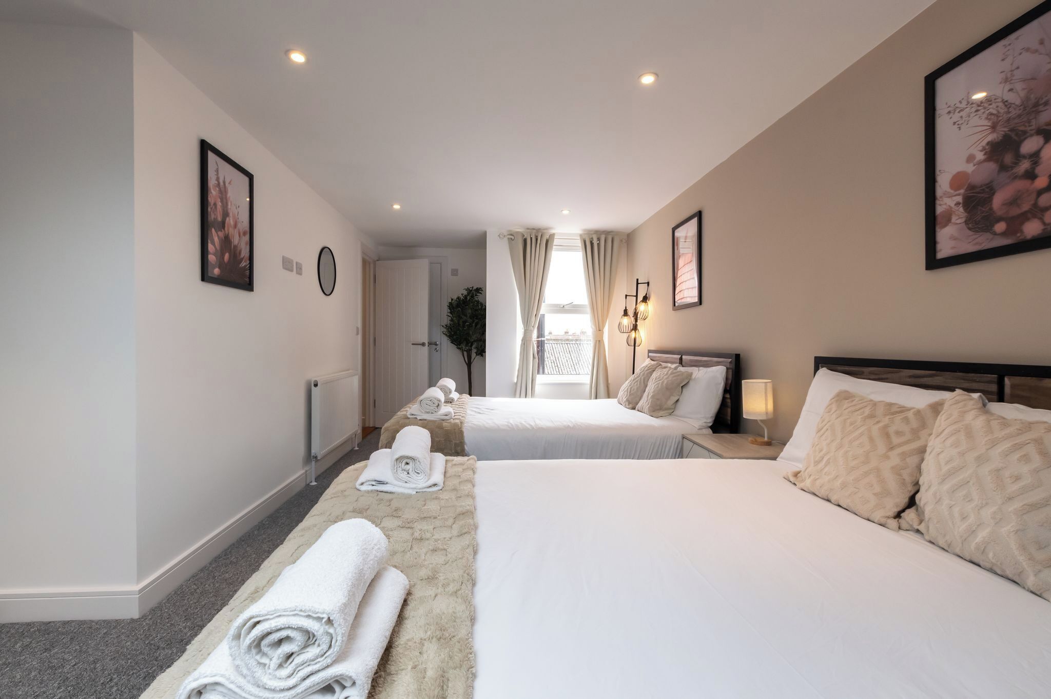 5 bedrooms, iron/ironing board, free WiFi, bed sheets