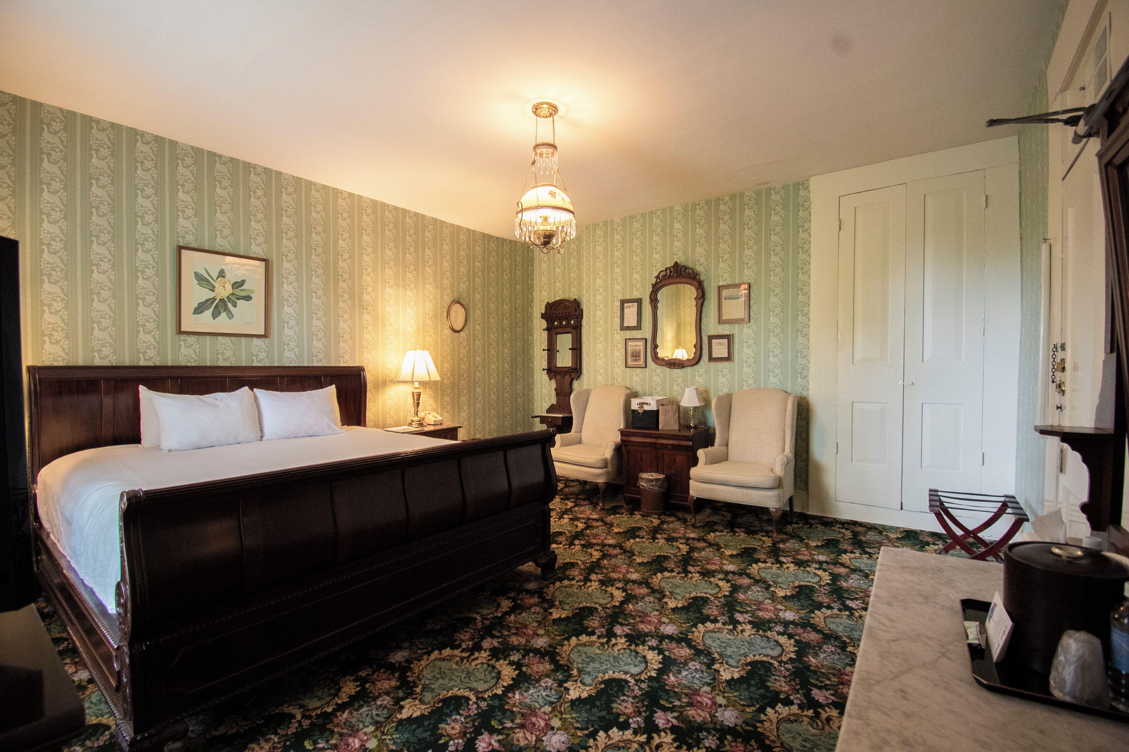 Comfort Double Room | Bathroom | Combined shower/tub, hair dryer, towels, toilet paper