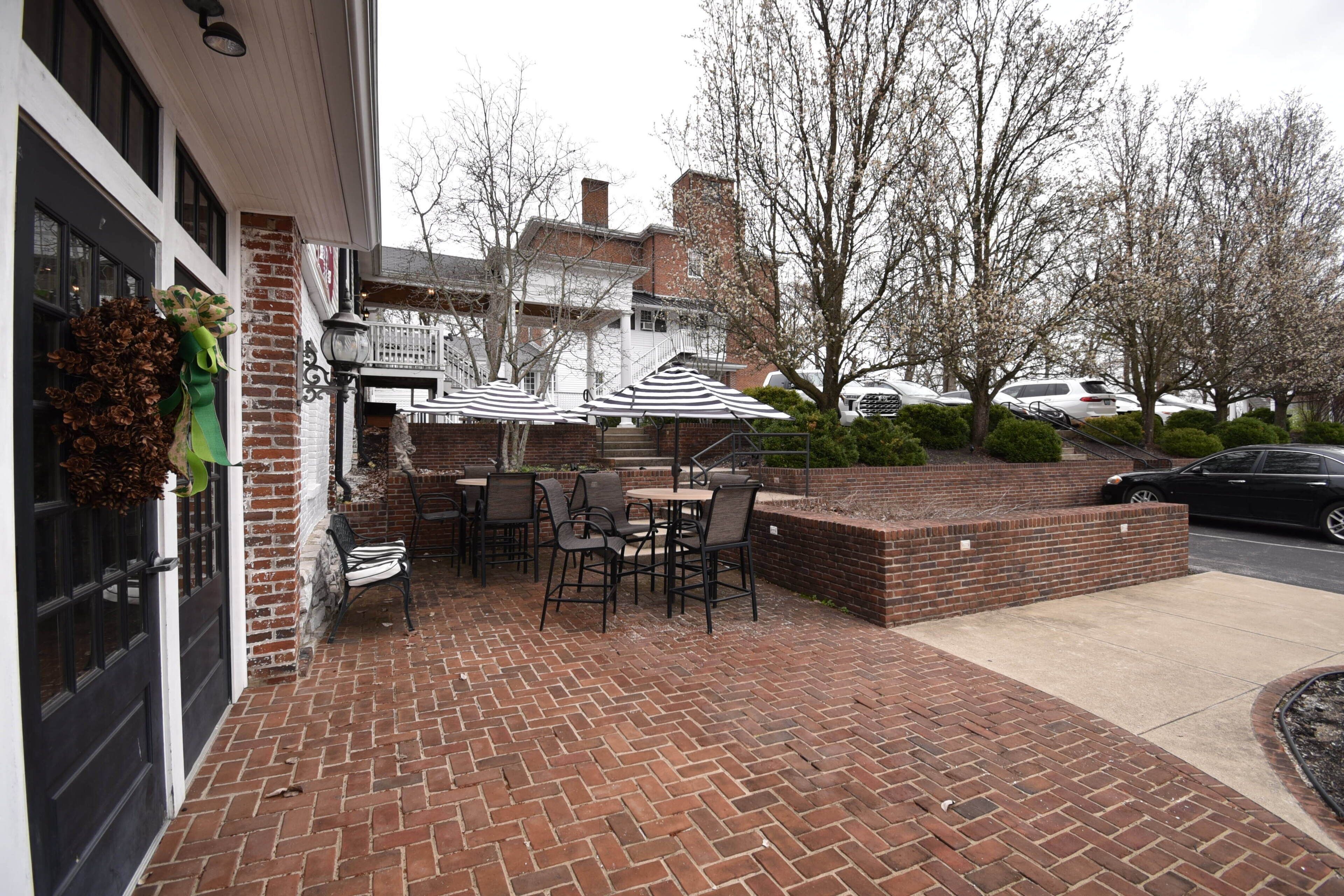 Tempat makan outdoor