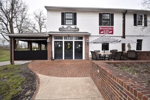 Exterior - Beaumont Inn (Harrodsburg)