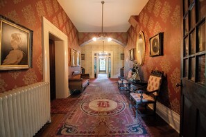 Lobby - Beaumont Inn (Harrodsburg)