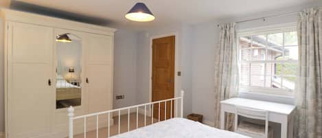 4 quartos, Wi-Fi de cortesia, individualmente decorados