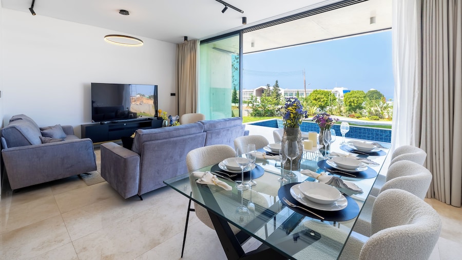 MITO Seaview by Serbellas