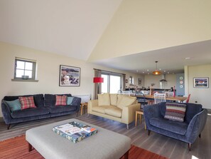 Living area - The Mandrel (Tain)
