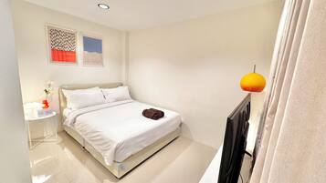 In-room safe, desk, laptop workspace, free WiFi