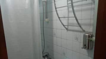 Family Double Room, City View | Bathroom