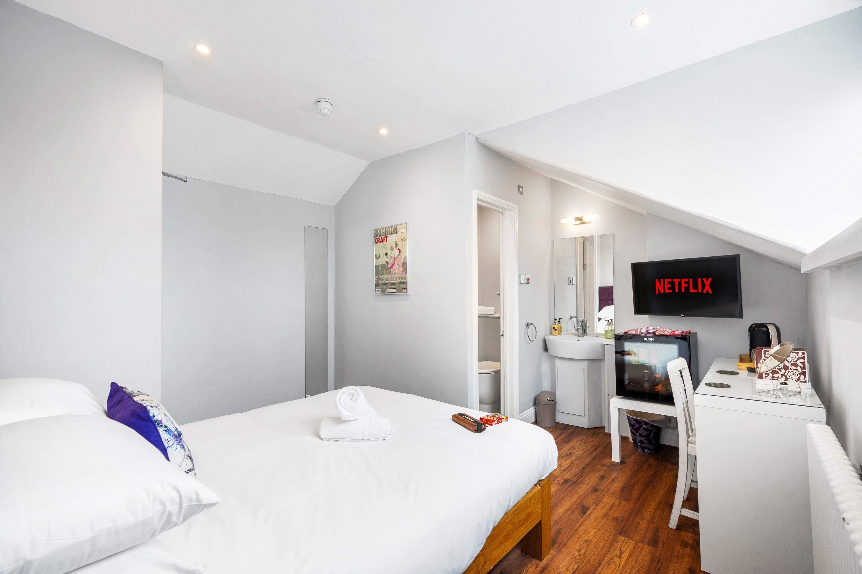 Free WiFi, bed sheets