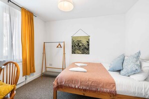 Iron/ironing board, bed sheets - Chapel Waves | By My Getaways (Brighton)