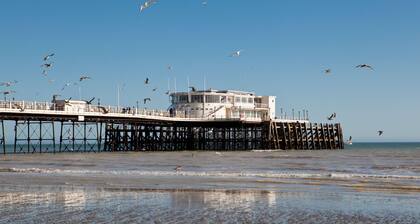 Coral Haven With Parking | By My Getaways