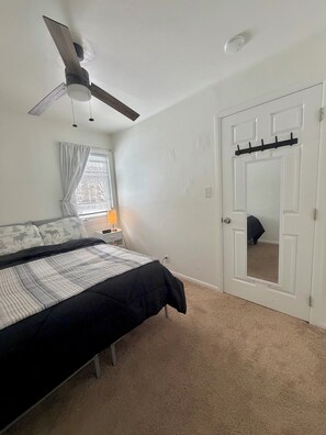1 habitación, escritorio, tabla de planchar con plancha y wifi gratis 
