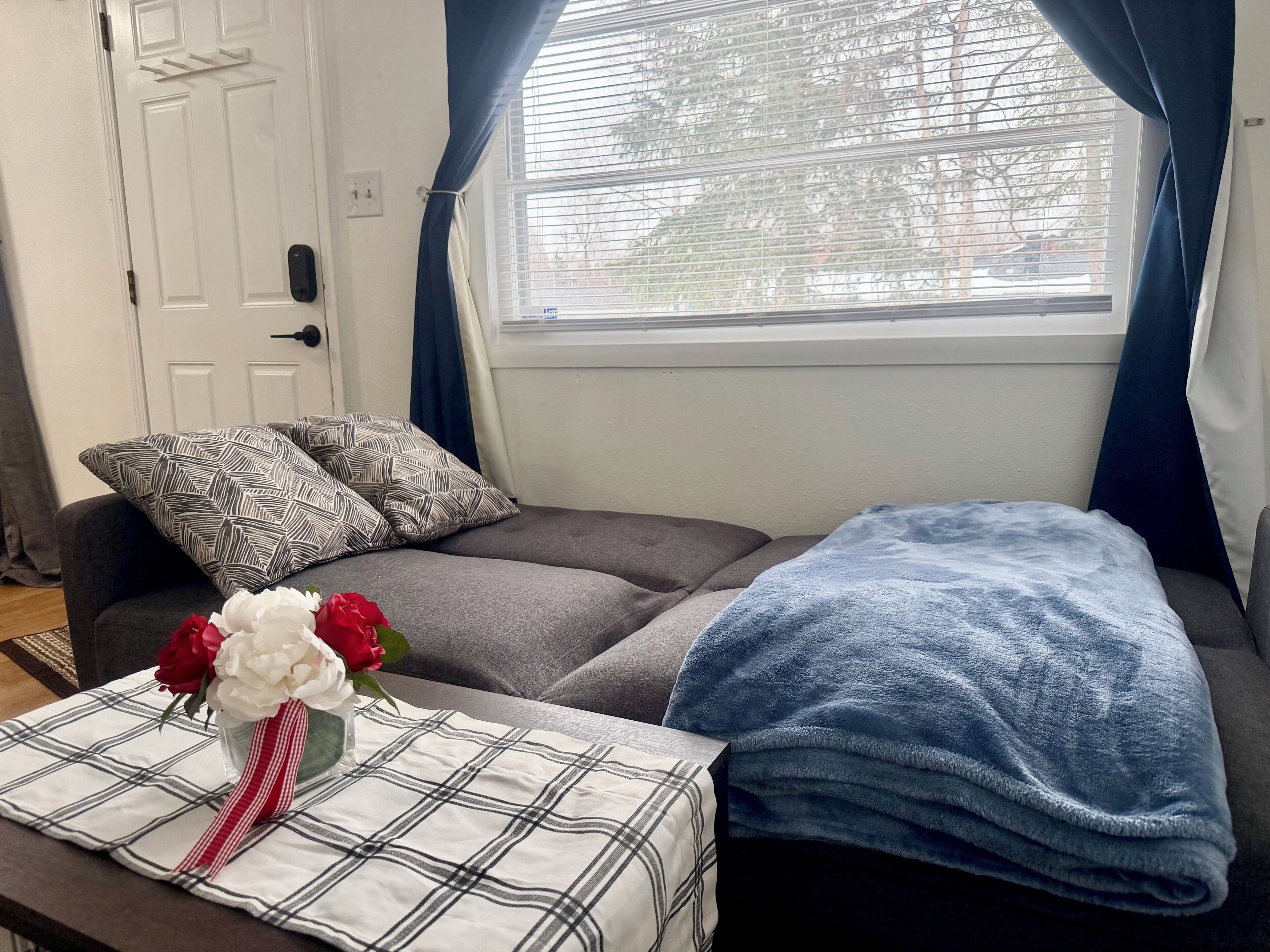 1 chambre, bureau, fer et planche à repasser, accès au Wi-Fi (inclus)